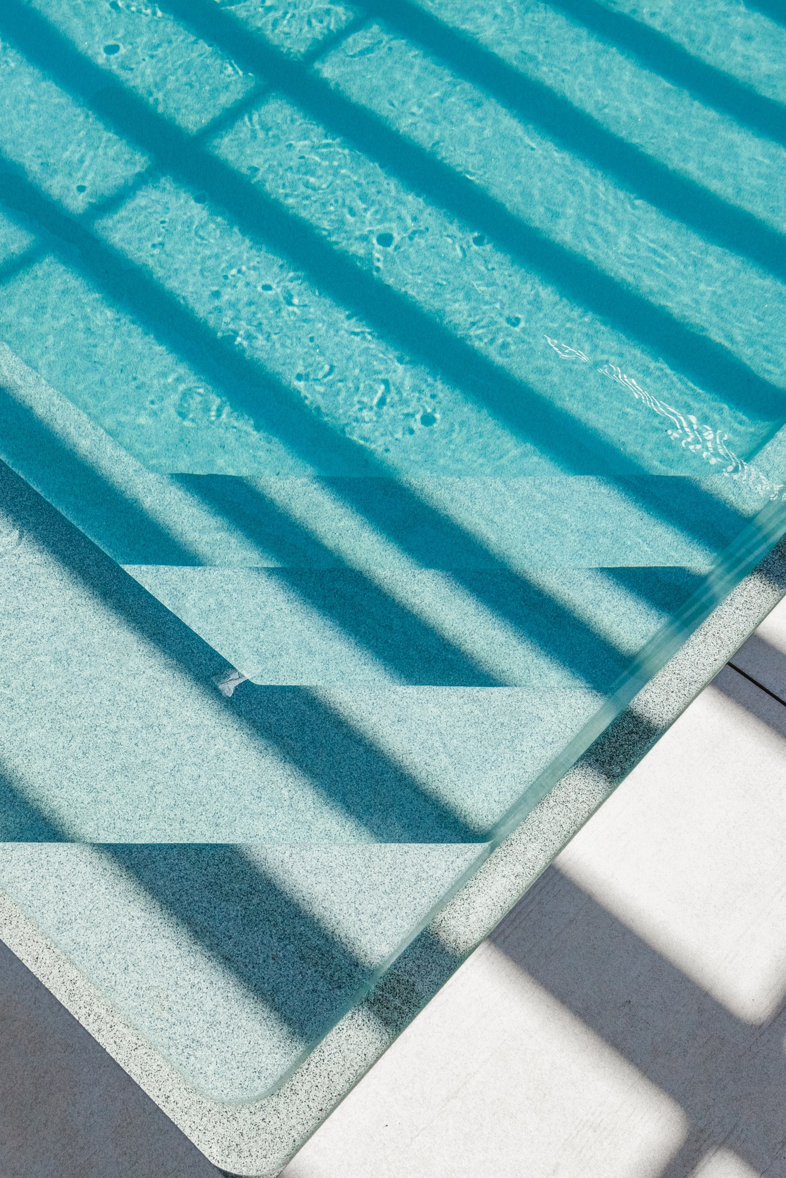 Частный дом.Территория бассейна.