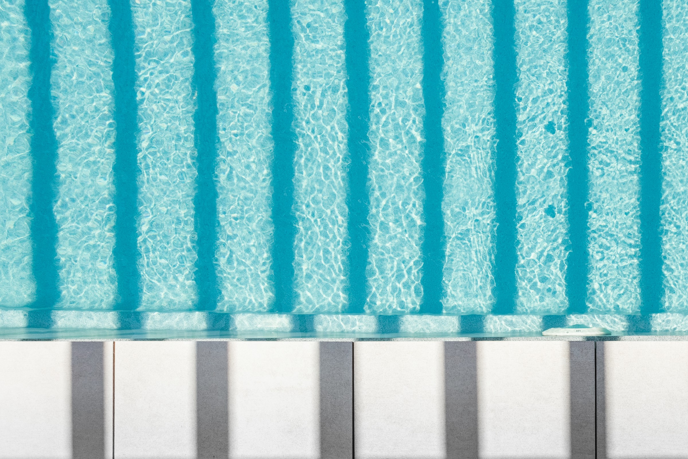 Частный дом.Территория бассейна.