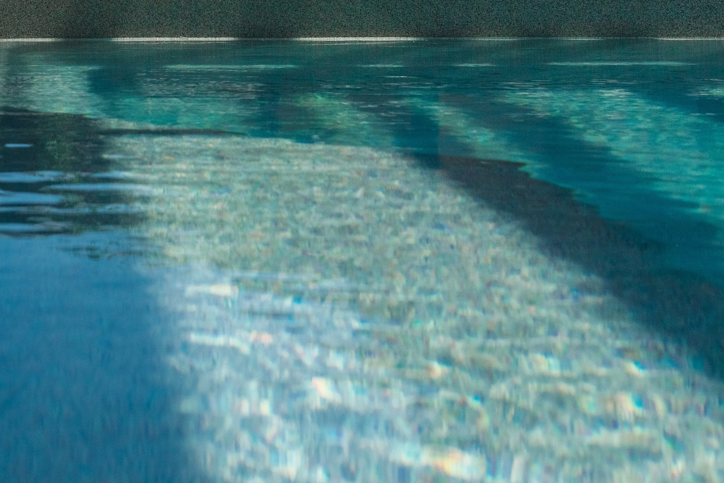 Частный дом.Территория бассейна.