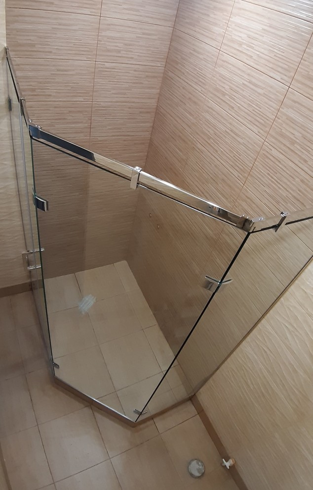 Душевая перегородка трапеция(пятиугольная)