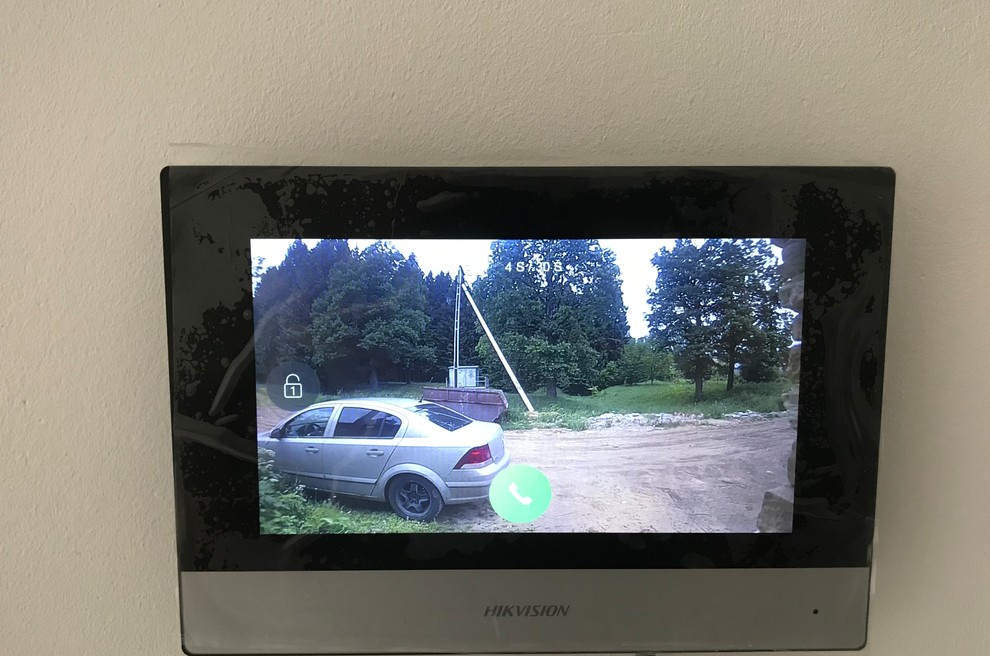 Обложка проекта: Установка IP домофона Hikvision в загородном доме