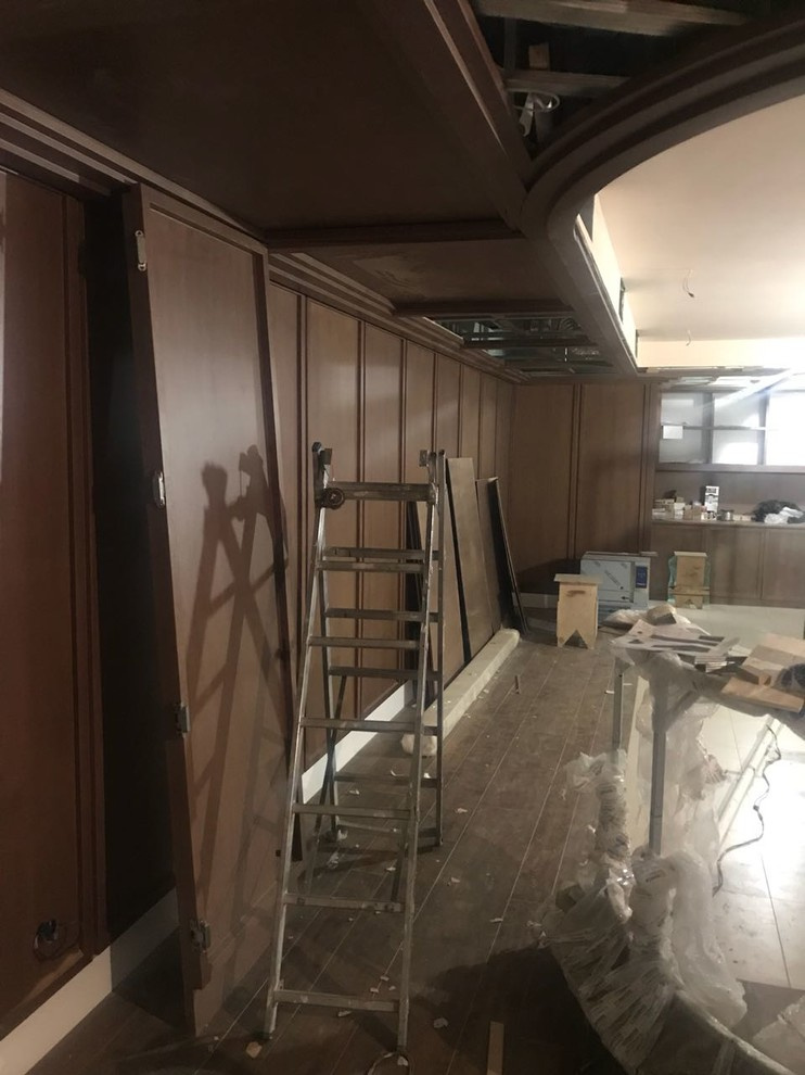 Бар Speak Easy с семиметровой барной стойкой