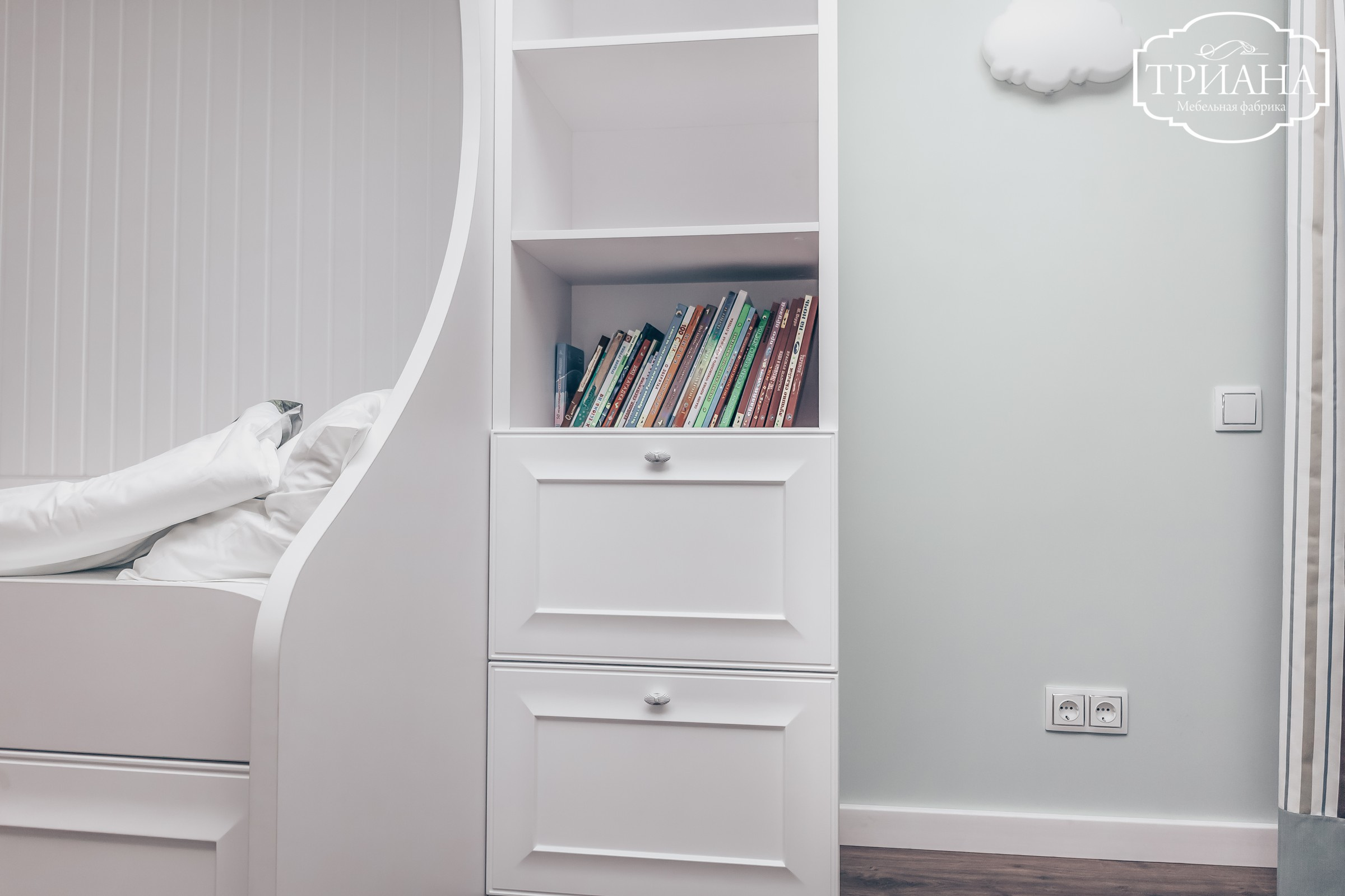 Гарнитур в детскую комнату