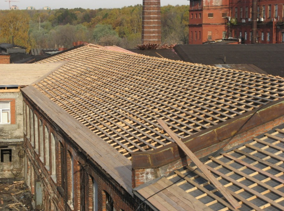 Краснобогатырская. Новая кровля - старой фабрике. Скатная кровля.