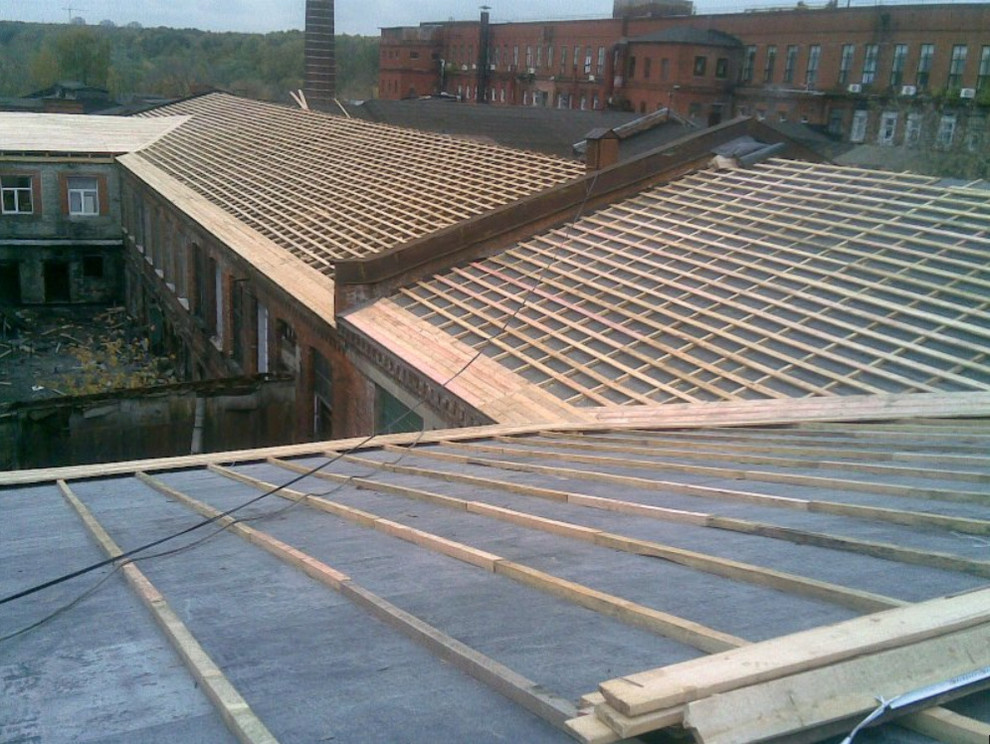 Краснобогатырская. Новая кровля - старой фабрике. Скатная кровля.