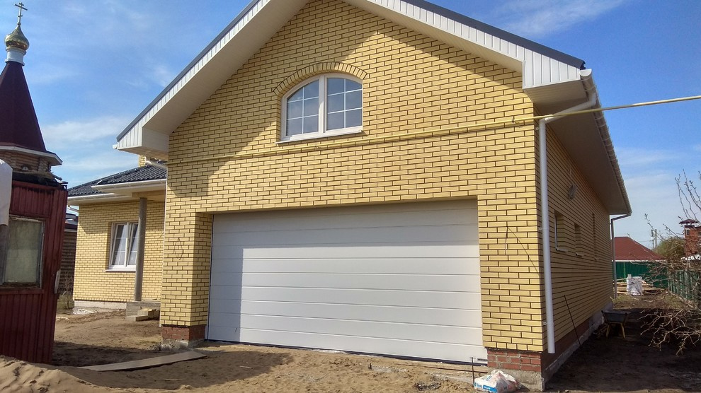 Обложка проекта: Гаражные секционные ворота и входные двери Hörmann