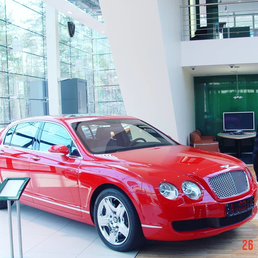 Автосалон