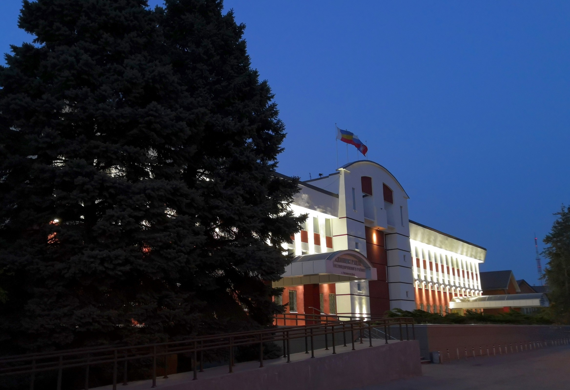 Редизайн фасада здания Администрации Железнодорожного р-на