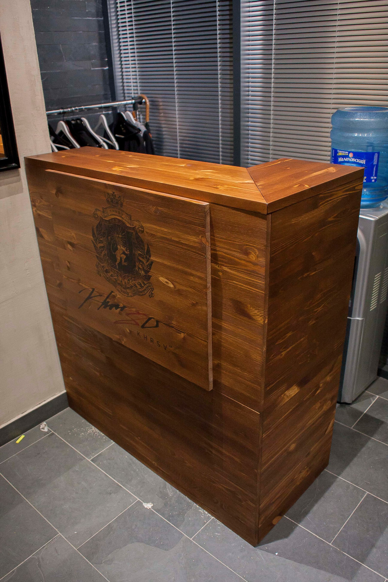 Офисная мебель для KHRSV Fund