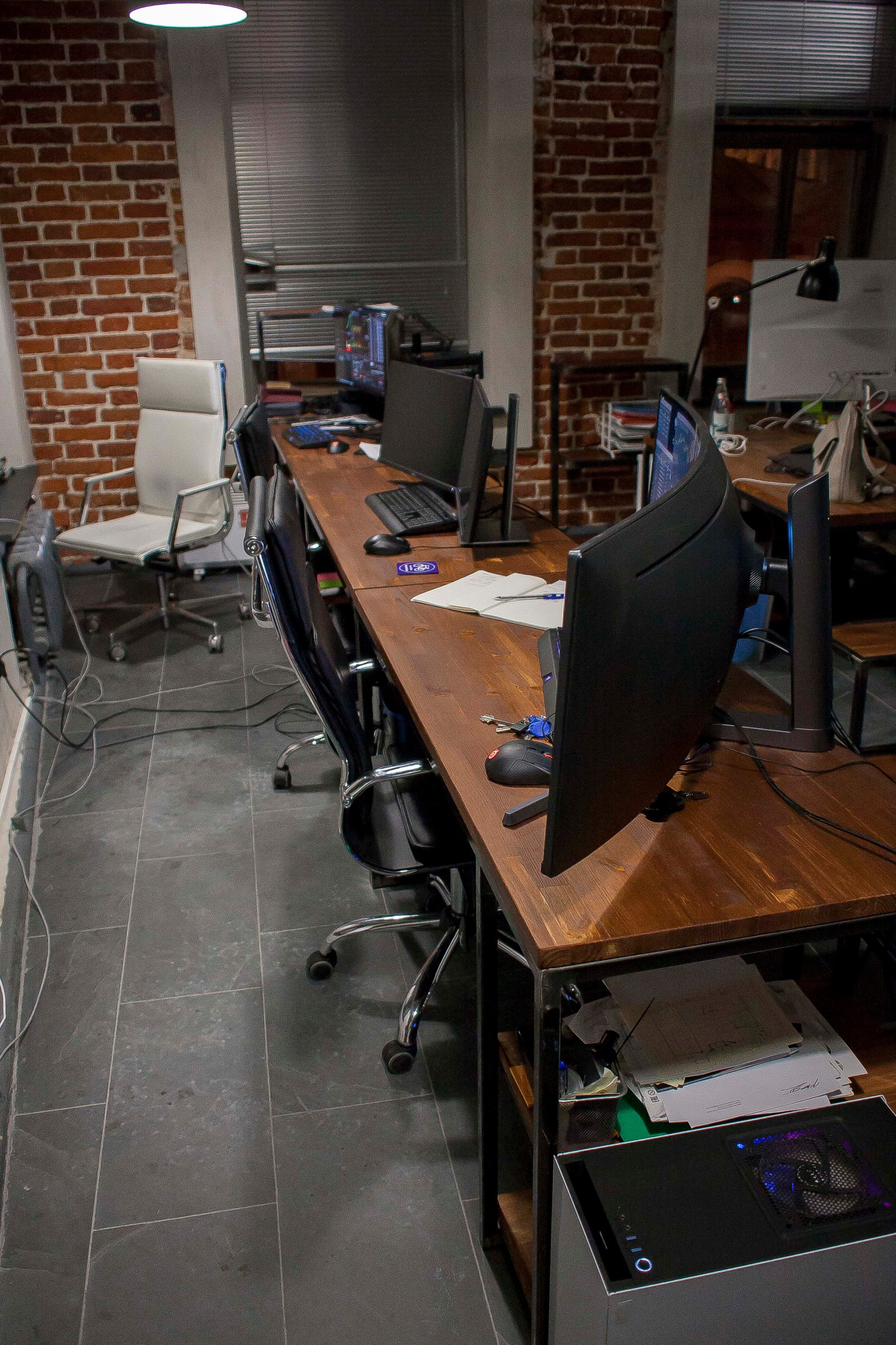 Офисная мебель для KHRSV Fund