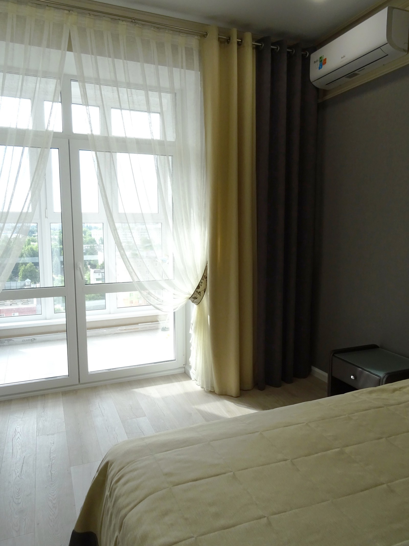 Цветочный принт для спальни