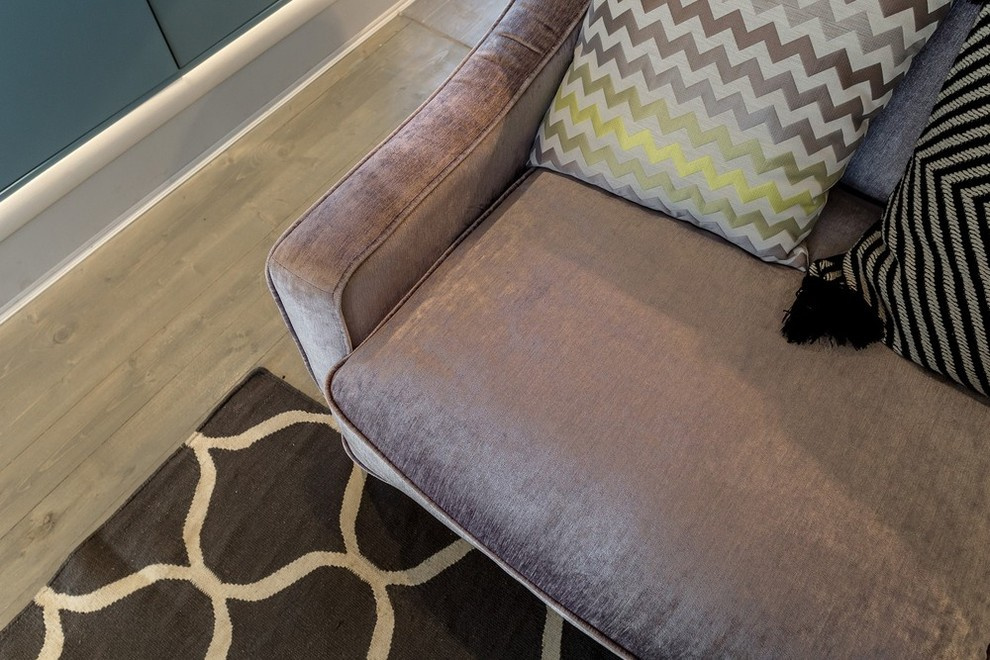 Дачный ответ 10 стульев в бирюзе с лимоном с участием Marko Kraus