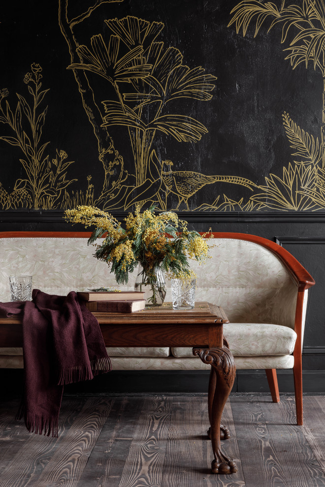 Роспись стен.  «Детектив, где вы?» винный бар в центре Краснодара.