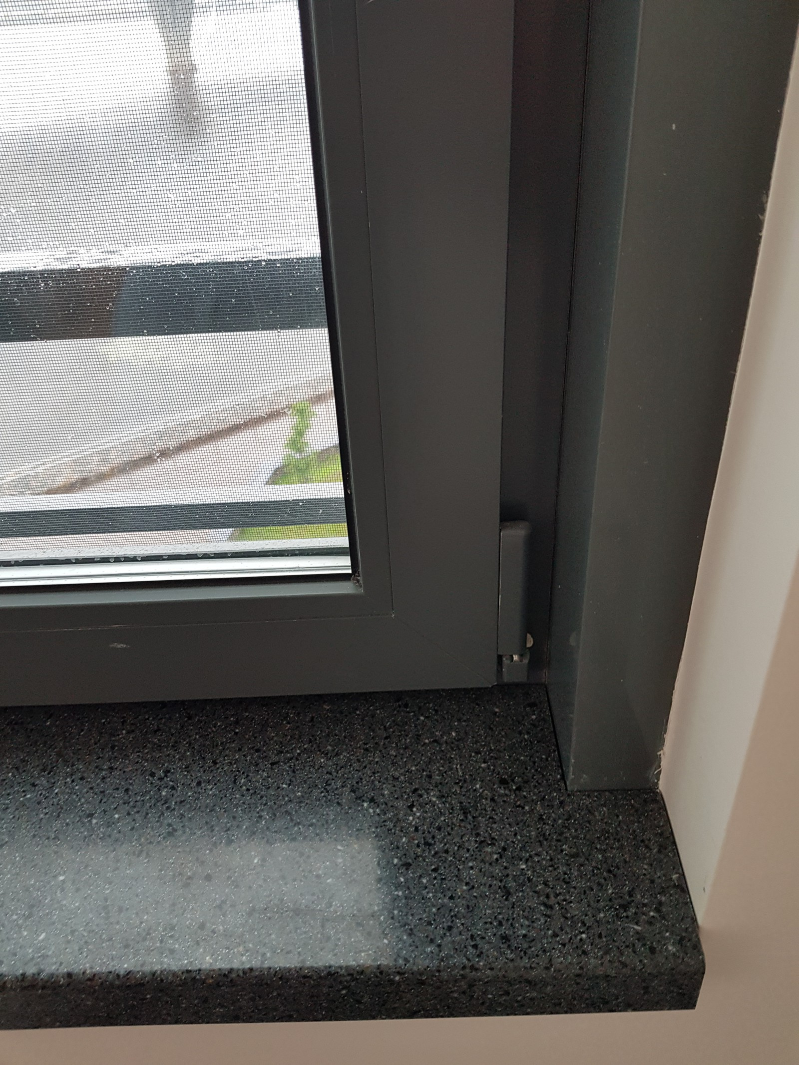 Подоконник из искусственного камня Hi-Macs G103 Grey Onix