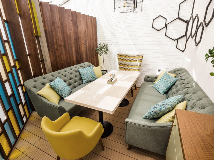 Летняя терраса ресторана Урарту