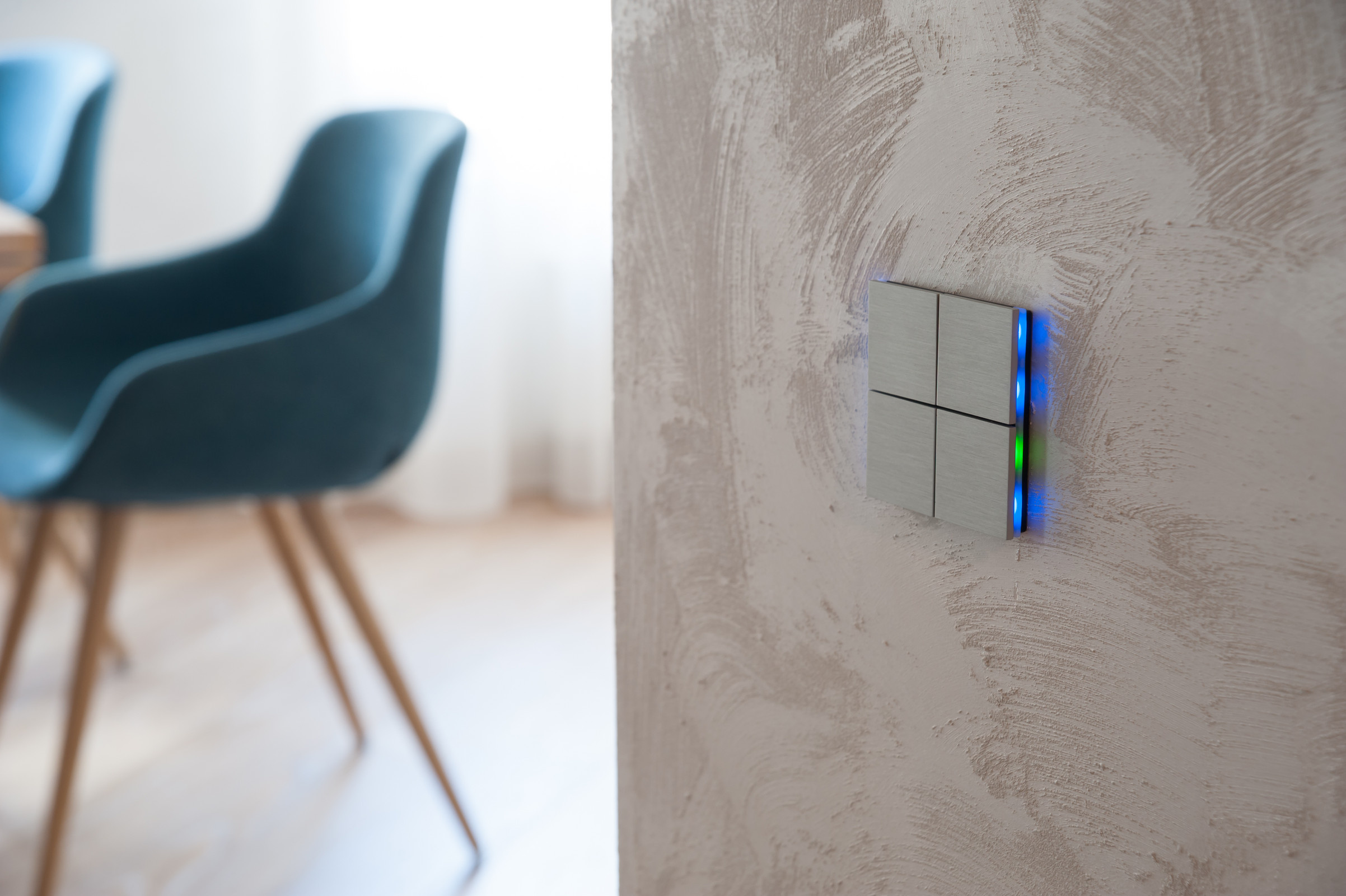 KNX-выключатель ekinex в безрамочном исполнении