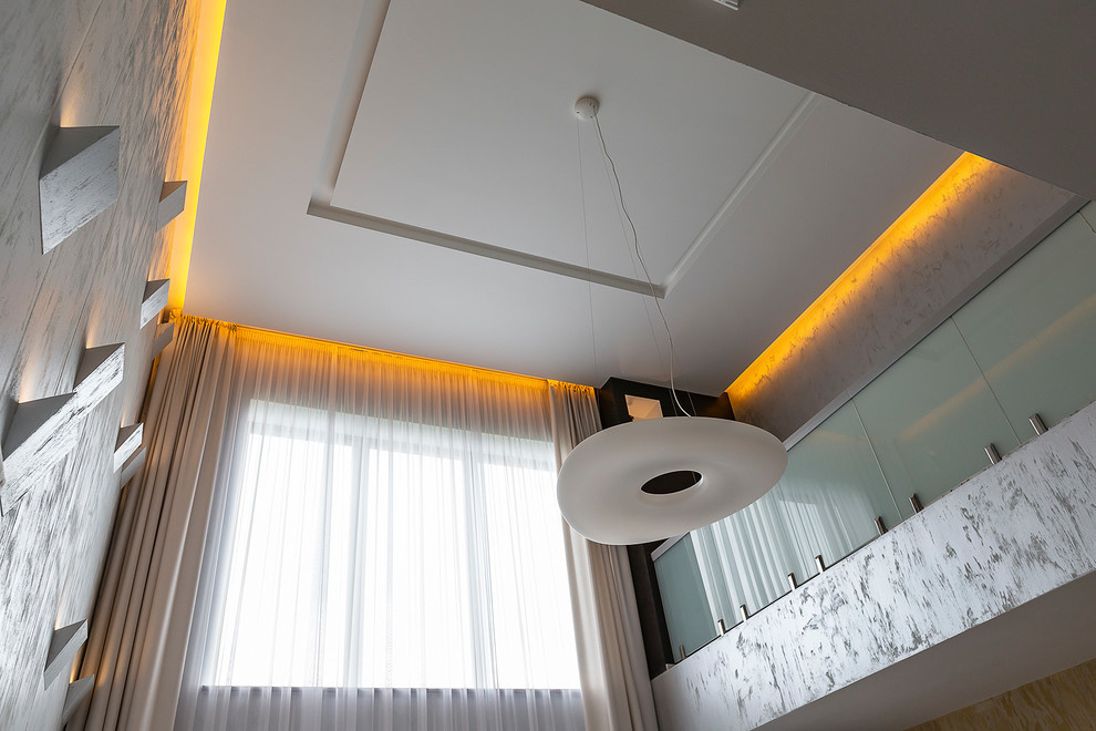 Дом с серебристыми стенами / House with silver walls