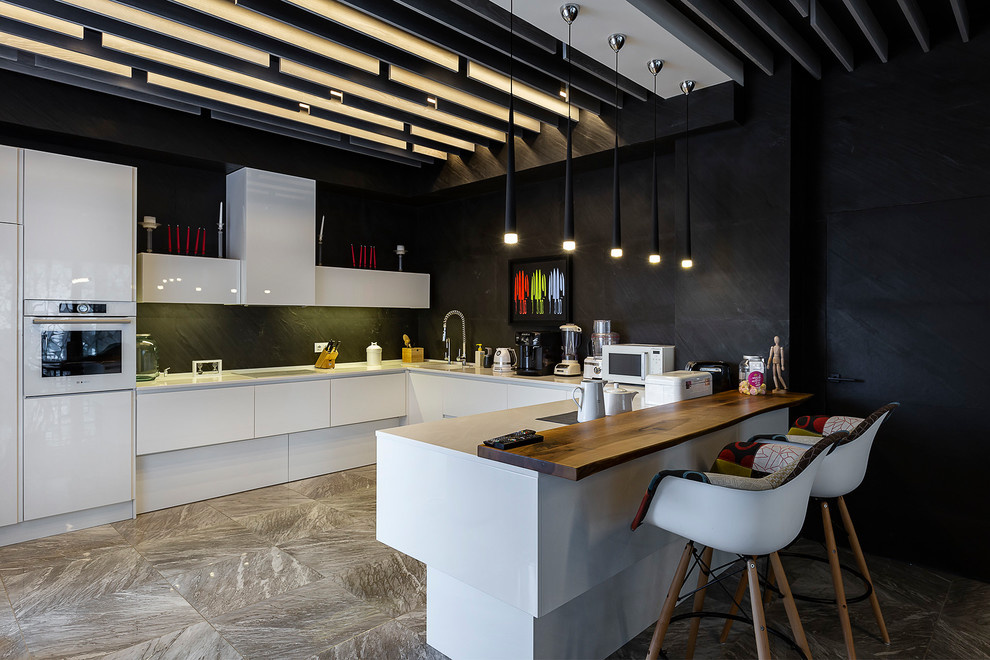 Дом с серебристыми стенами / House with silver walls