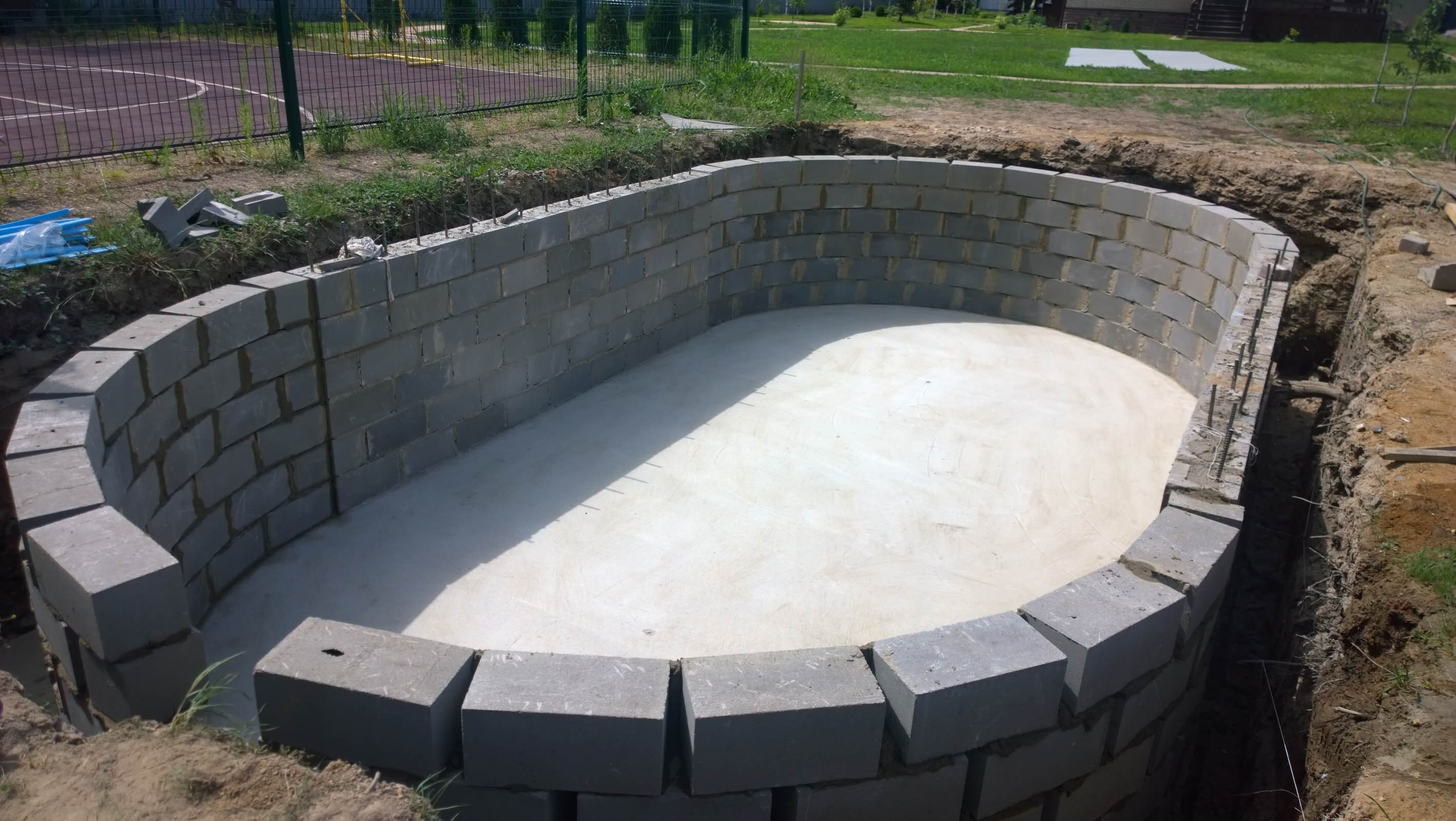 Крытый бассейн