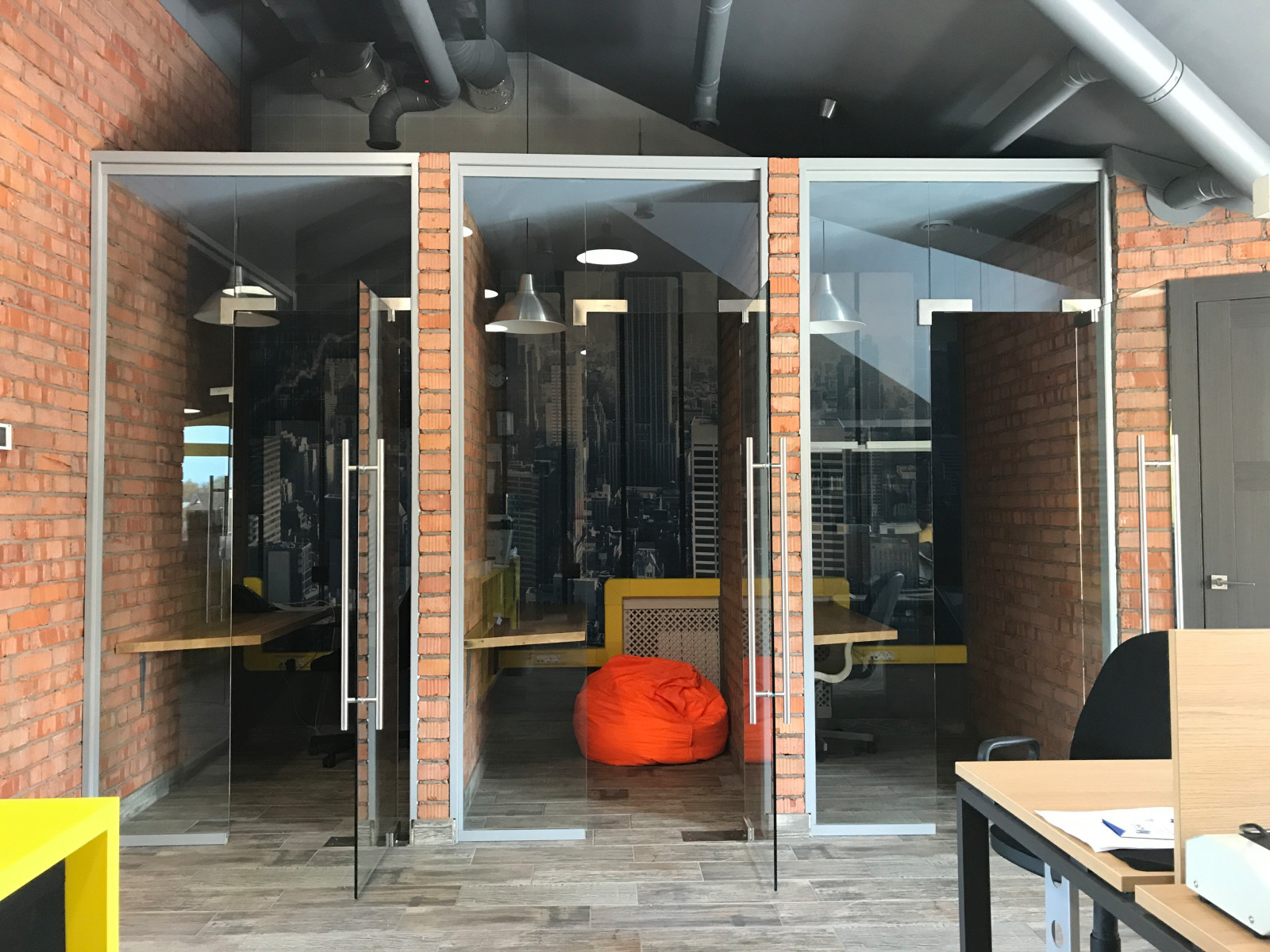 Яркий Лофт для офиса