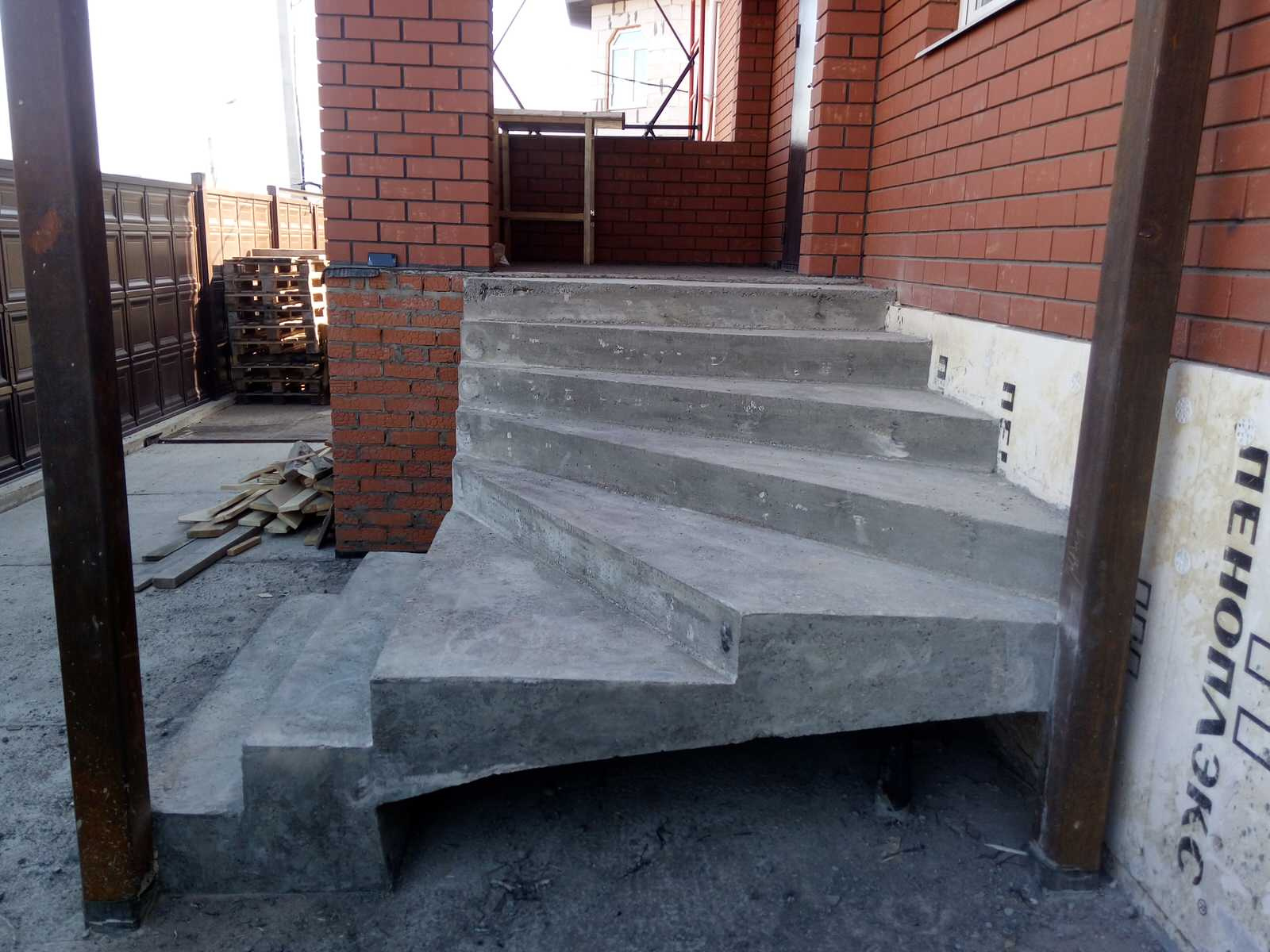 Фасадная лестница