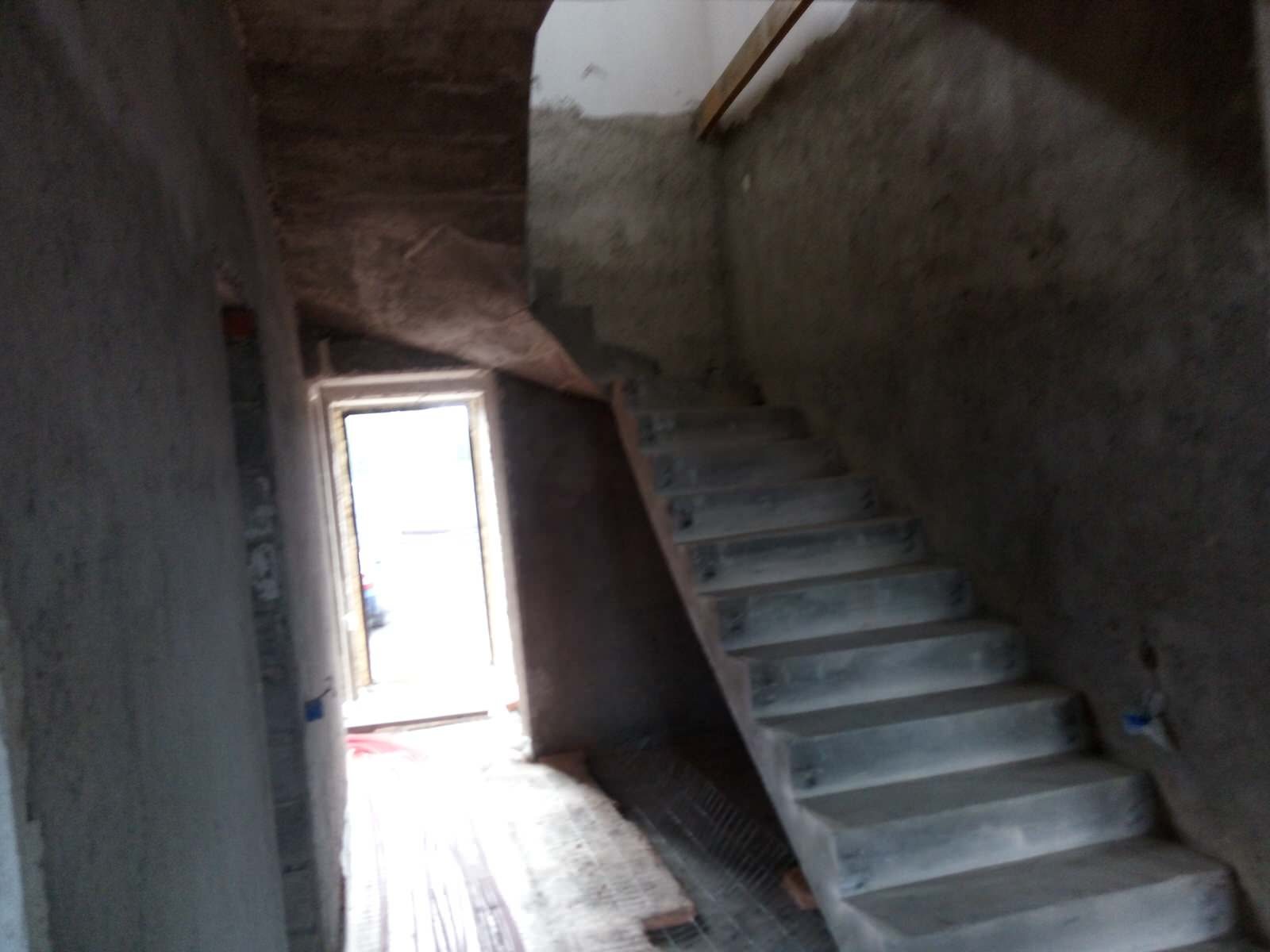 Обложка проекта: П-образная лестница