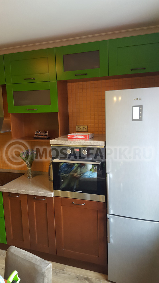 Яркая кухня "Кальвадос"  с динамичным сочетанием цветов