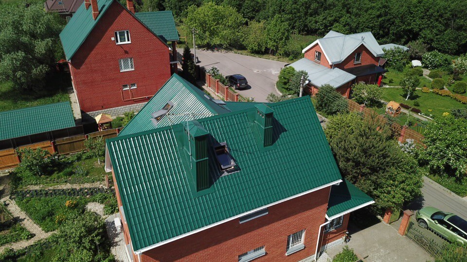 Обложка проекта: Устройство кровли Металлочерепица (зеленый)