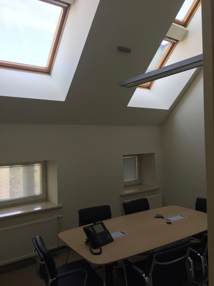 Мансардные окна в офисное помещение