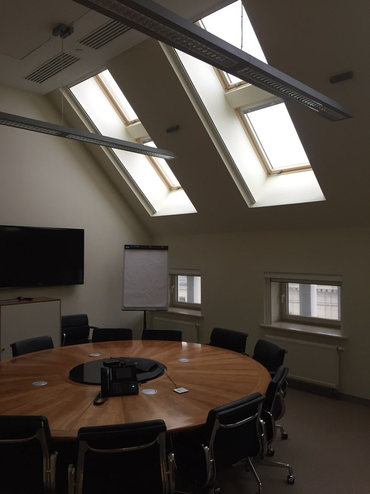 Обложка проекта: Мансардные окна в офисное помещение