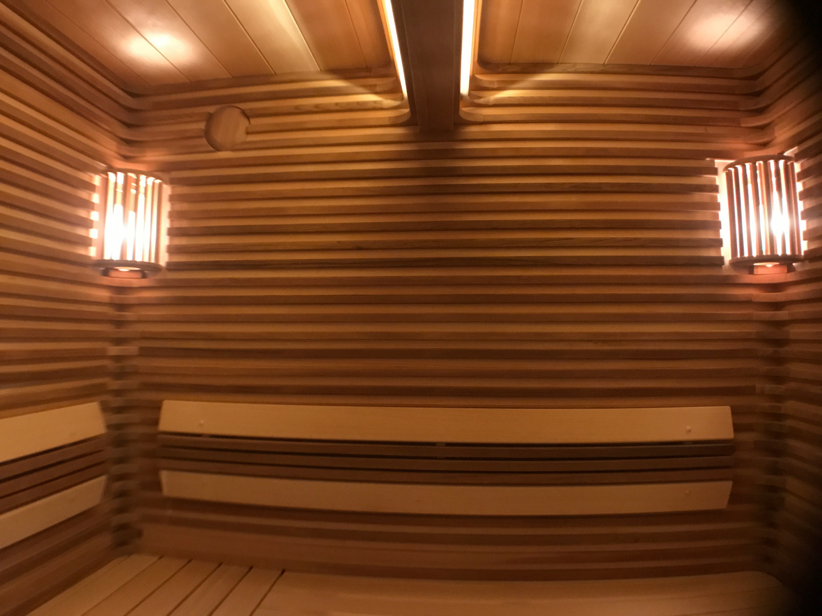 Парная из канадского кедра