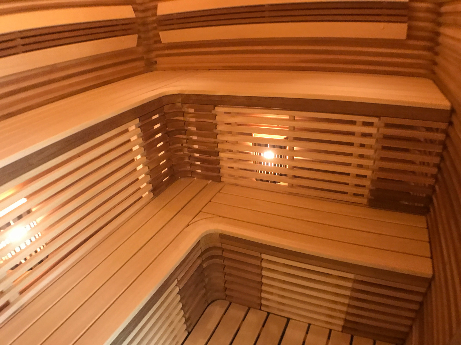 Парная из канадского кедра