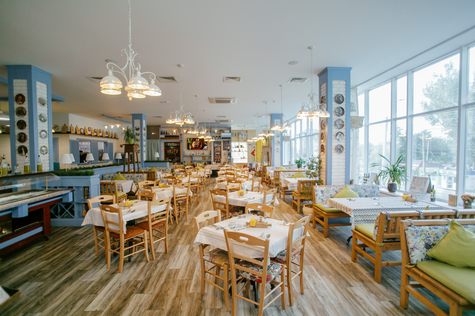 Кафе Kontrast Gusto