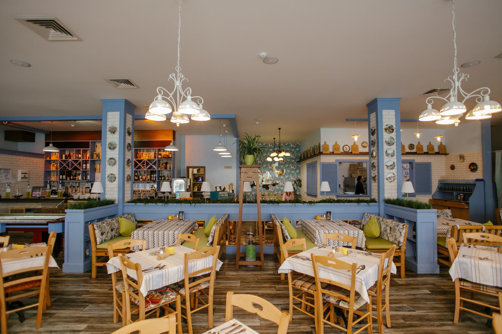 Кафе Kontrast Gusto