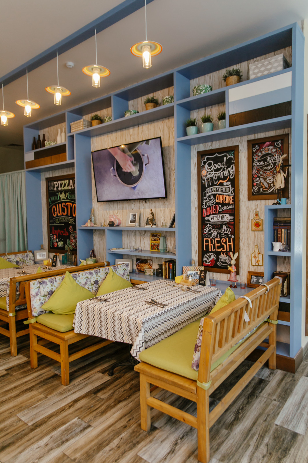 Кафе Kontrast Gusto