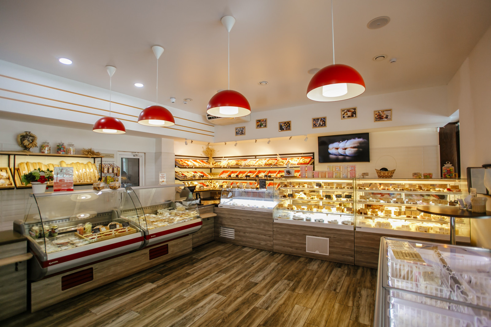 Кафе Kontrast Gusto