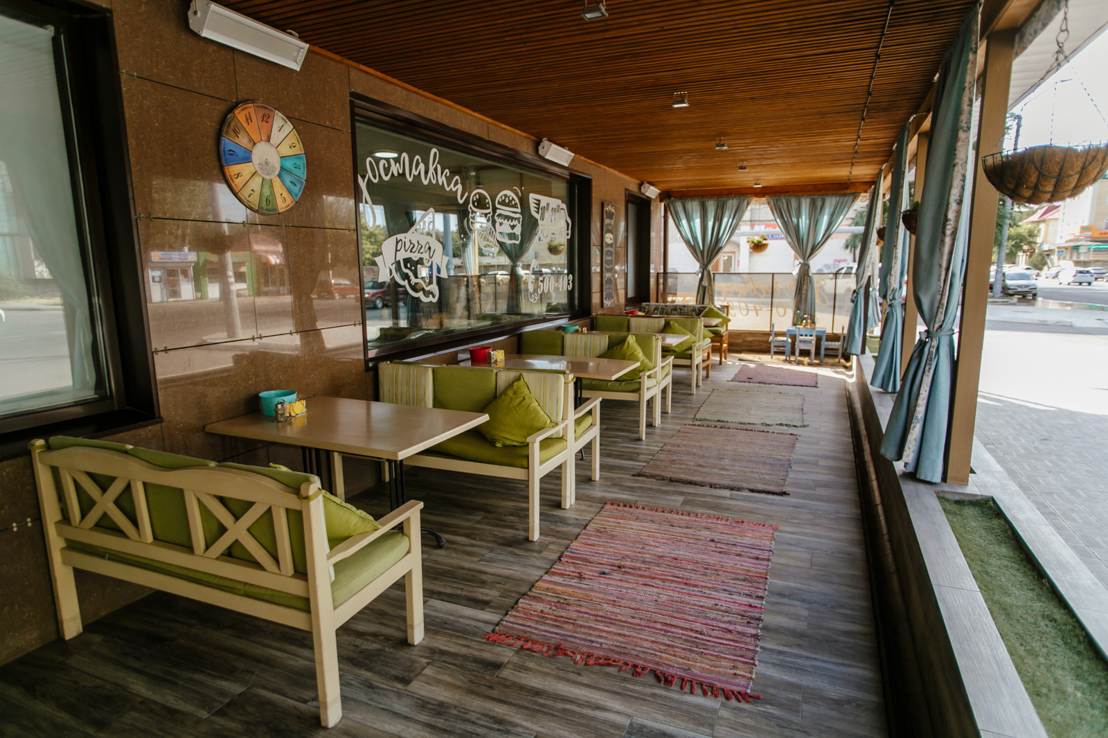 Кафе Kontrast Gusto