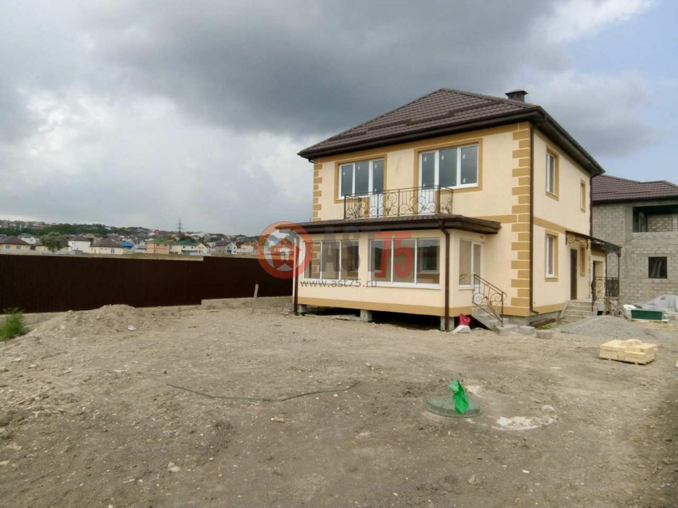 10 x 12 c гаражом площадью 238 м2