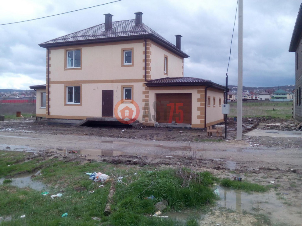 10 x 12 c гаражом площадью 238 м2