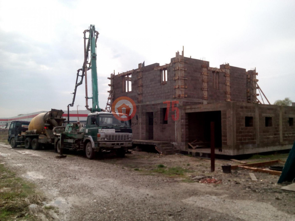 10 x 12 c гаражом площадью 238 м2