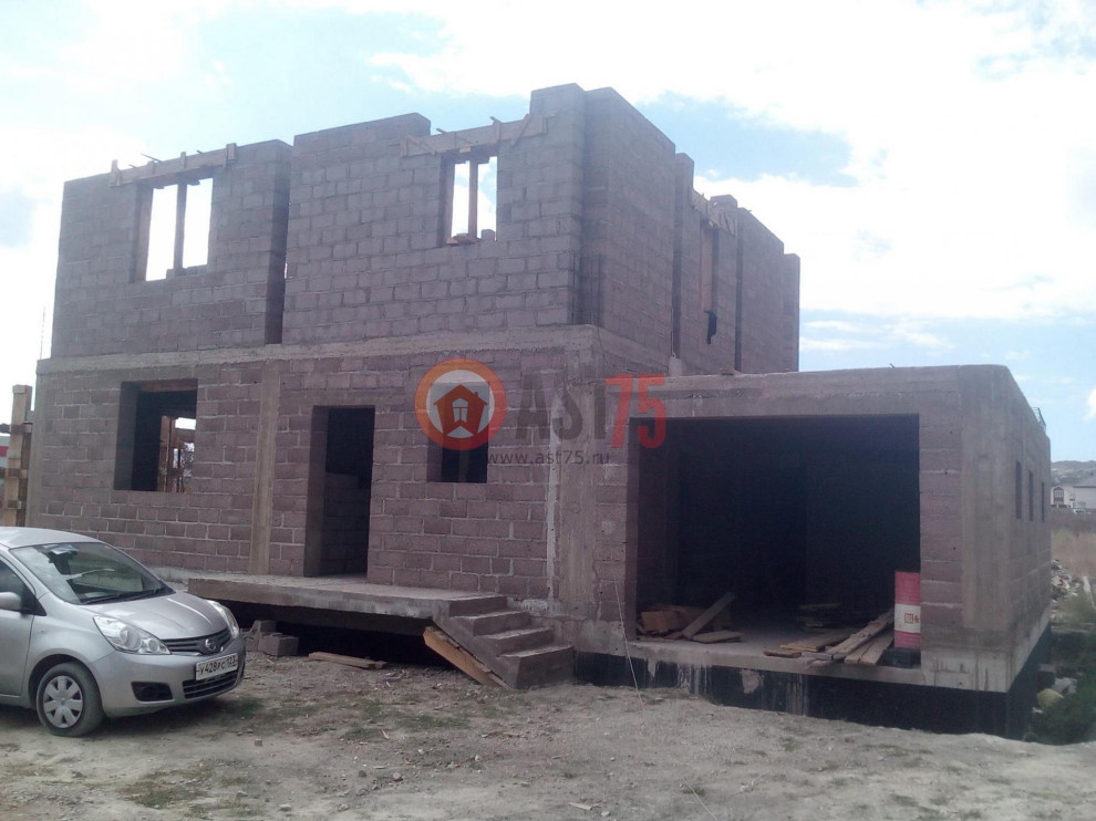10 x 12 c гаражом площадью 238 м2