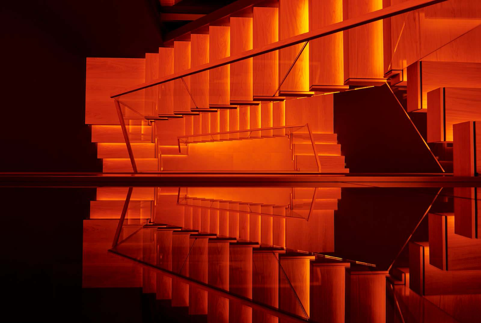 Консольная лестница с инновационной встроенной подсветкой