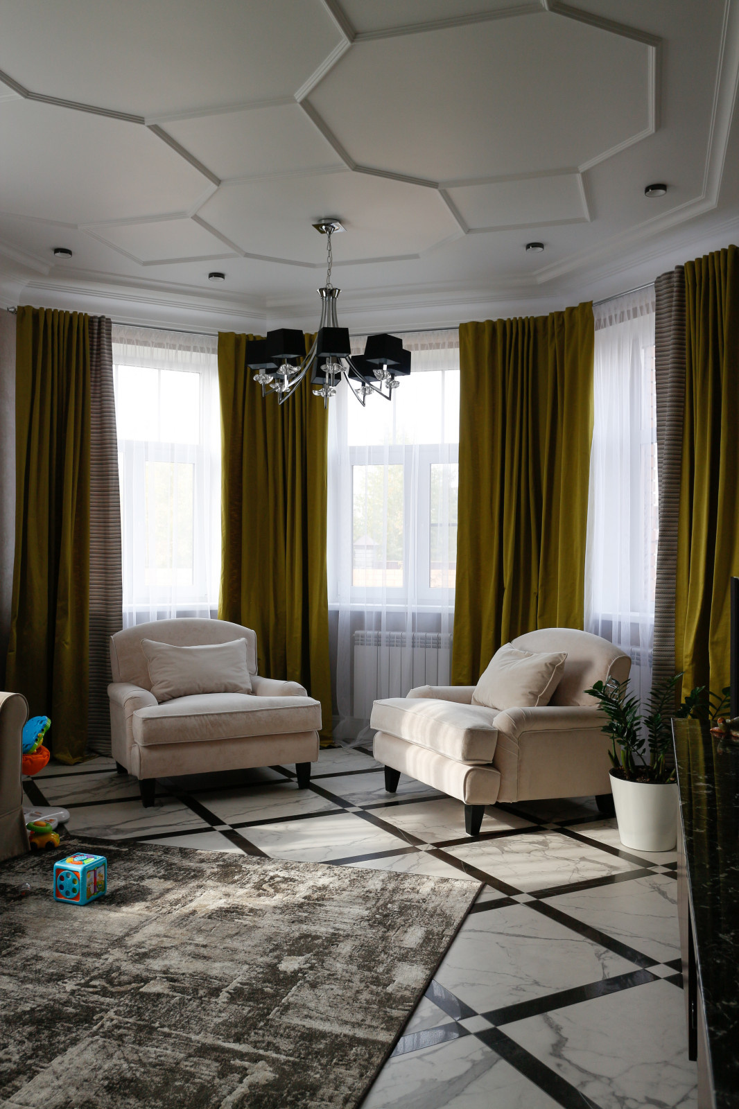 Интерьер двухэтажного дома в пригороде