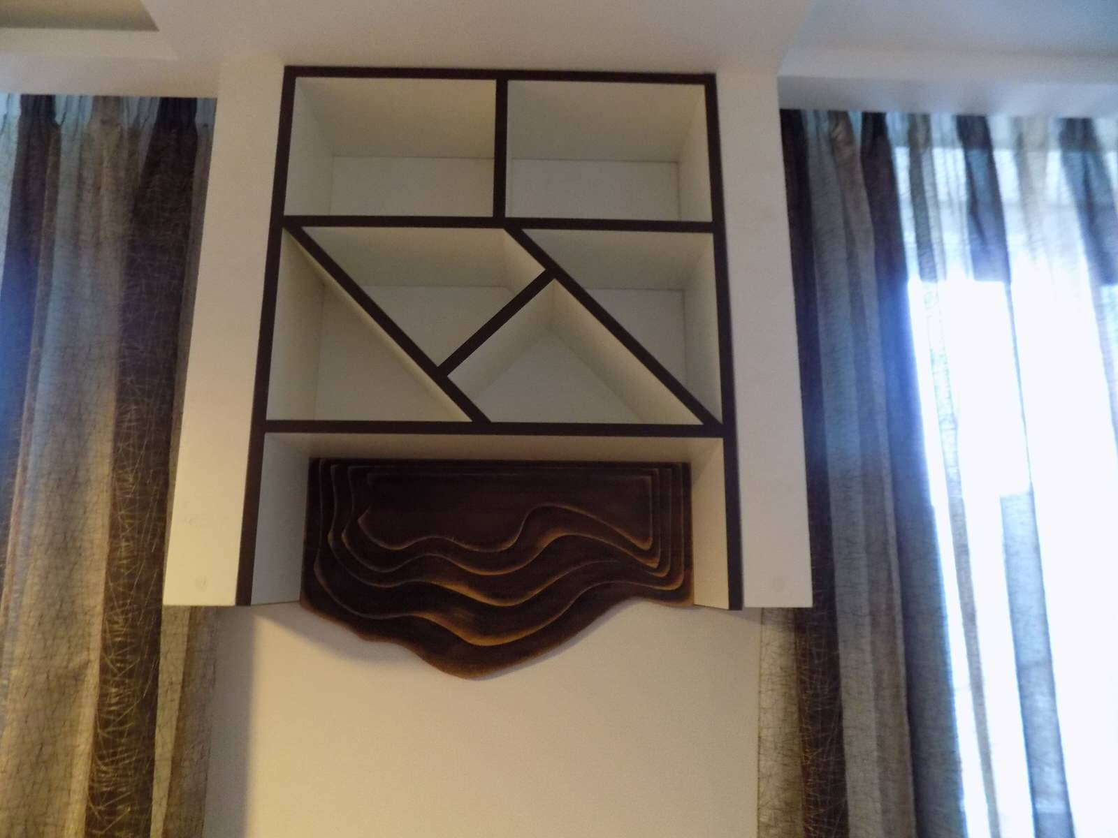 Книжные шкафы с фрезерованными дубовыми фасадами