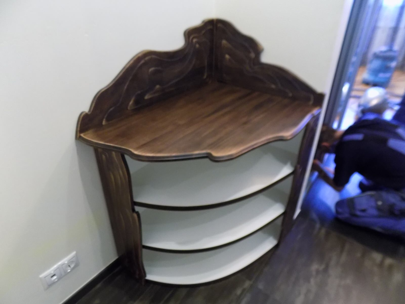 Книжные шкафы с фрезерованными дубовыми фасадами