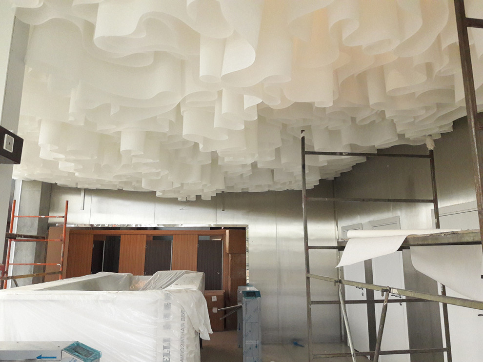Декоративный потолок Wave ceiling® в фойе Аквапарка в Вологде