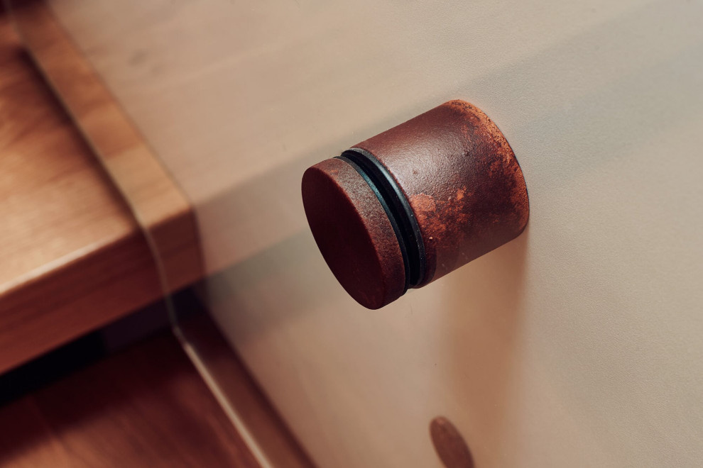 Консольная лестница с элементами ржавчины