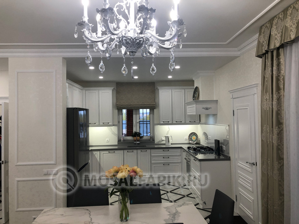 Белая кухня неоклассика