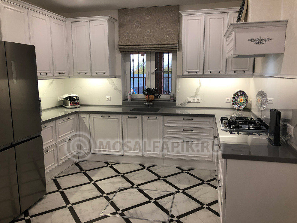 Белая кухня неоклассика