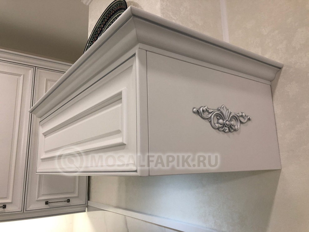 Белая кухня неоклассика